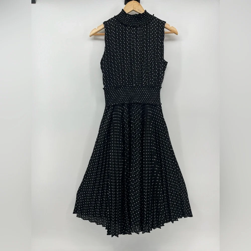 Nanette Lepore Mock Neck Sleeveless Pleated Polka Dot Dress Smocked Waist Size 4
